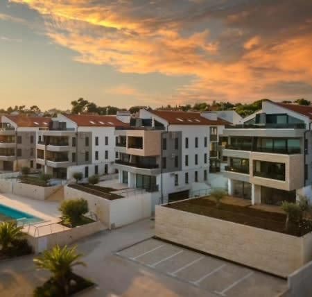 Luxury Apartment Anto With Sea View And Balcony Баньоле Екстер'єр фото