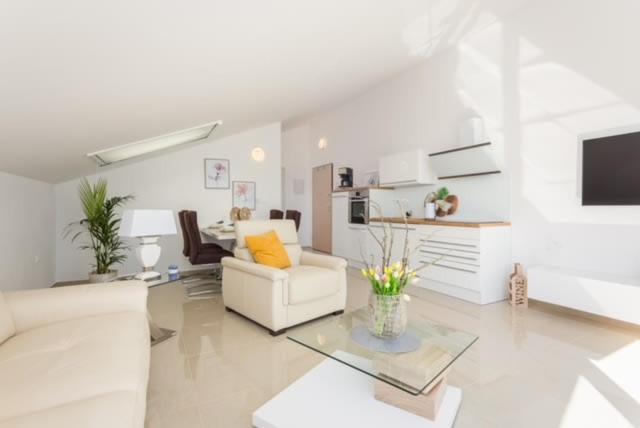 Luxury Apartment Anto With Sea View And Balcony Баньоле Екстер'єр фото