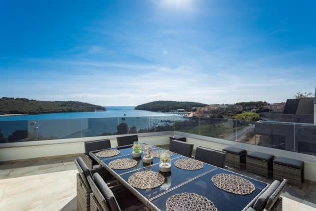 Luxury Apartment Anto With Sea View And Balcony Баньоле Екстер'єр фото