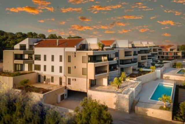 Luxury Apartment Anto With Sea View And Balcony Баньоле Екстер'єр фото