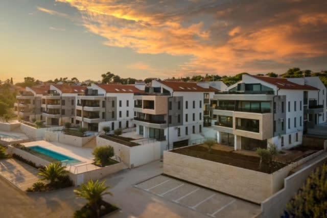 Luxury Apartment Anto With Sea View And Balcony Баньоле Екстер'єр фото
