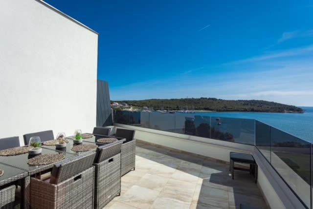 Luxury Apartment Anto With Sea View And Balcony Баньоле Екстер'єр фото